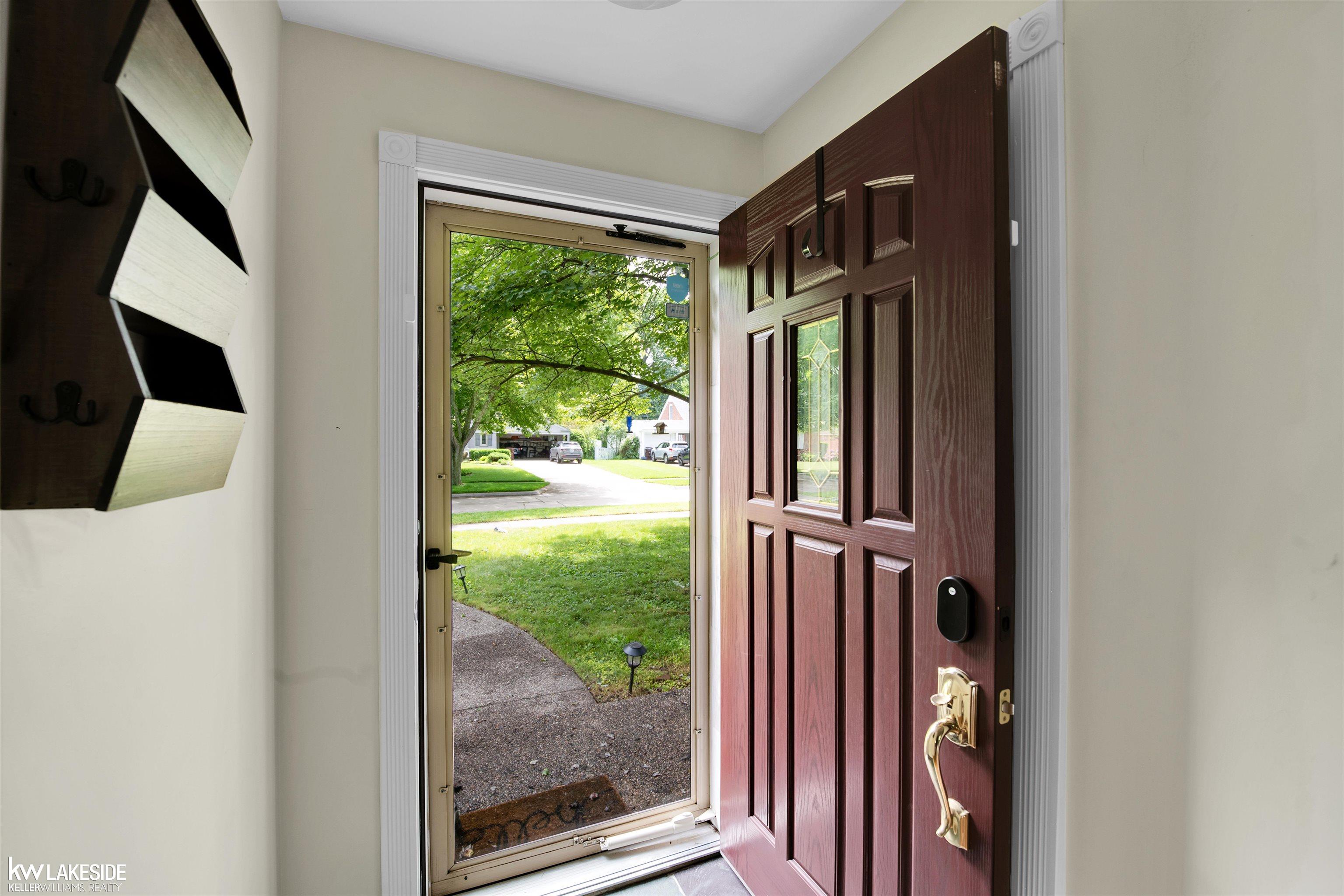 966 Hawthorne Road Grosse Pointe Woods, MI 48236 - Photo 8 of 24
