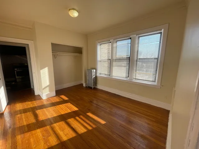 $1,450 | 115 East 68th Street, Unit 2A, Chicago, IL 60637