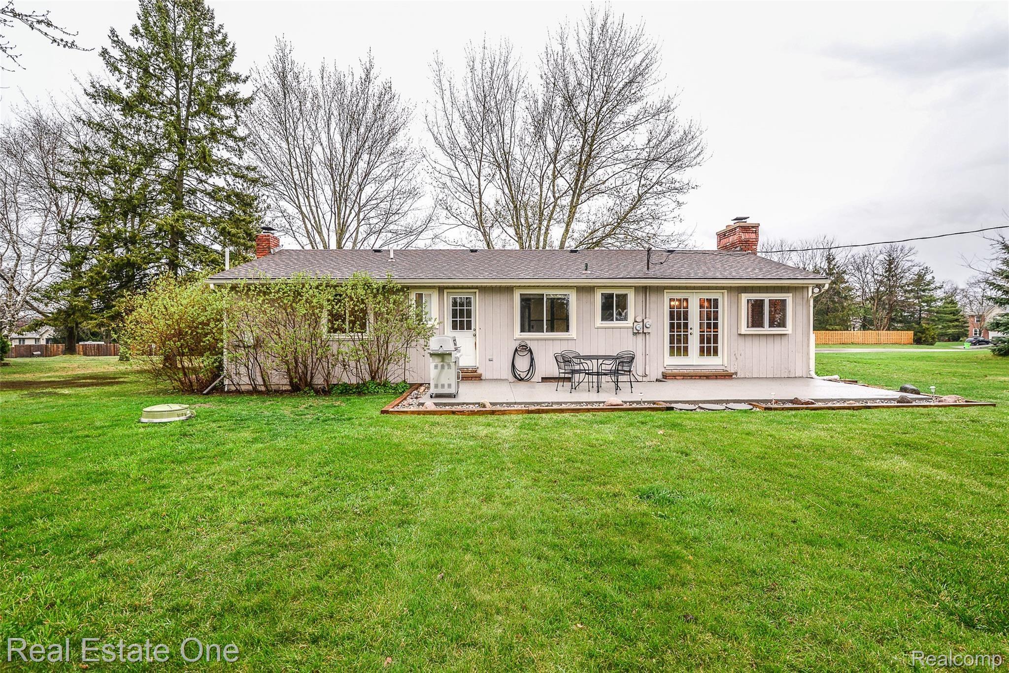 6920 Winans Lake Road Brighton, MI 48116 - Photo 22 of 28 Back of Home