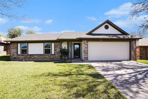 $2,495 | 772 Hampshire Drive, Burleson, TX 76028