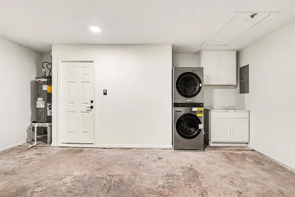 $2,495 | 772 Hampshire Drive, Burleson, TX 76028