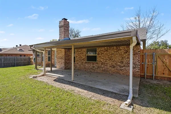 $2,495 | 772 Hampshire Drive, Burleson, TX 76028