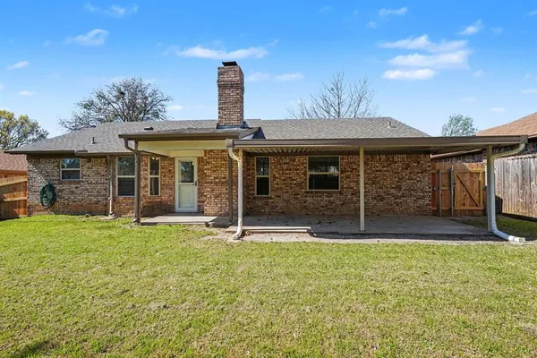 $2,495 | 772 Hampshire Drive, Burleson, TX 76028