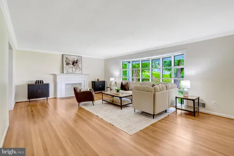 $1,650,000 | 1521 Forest Villa Lane, McLean, VA 22101