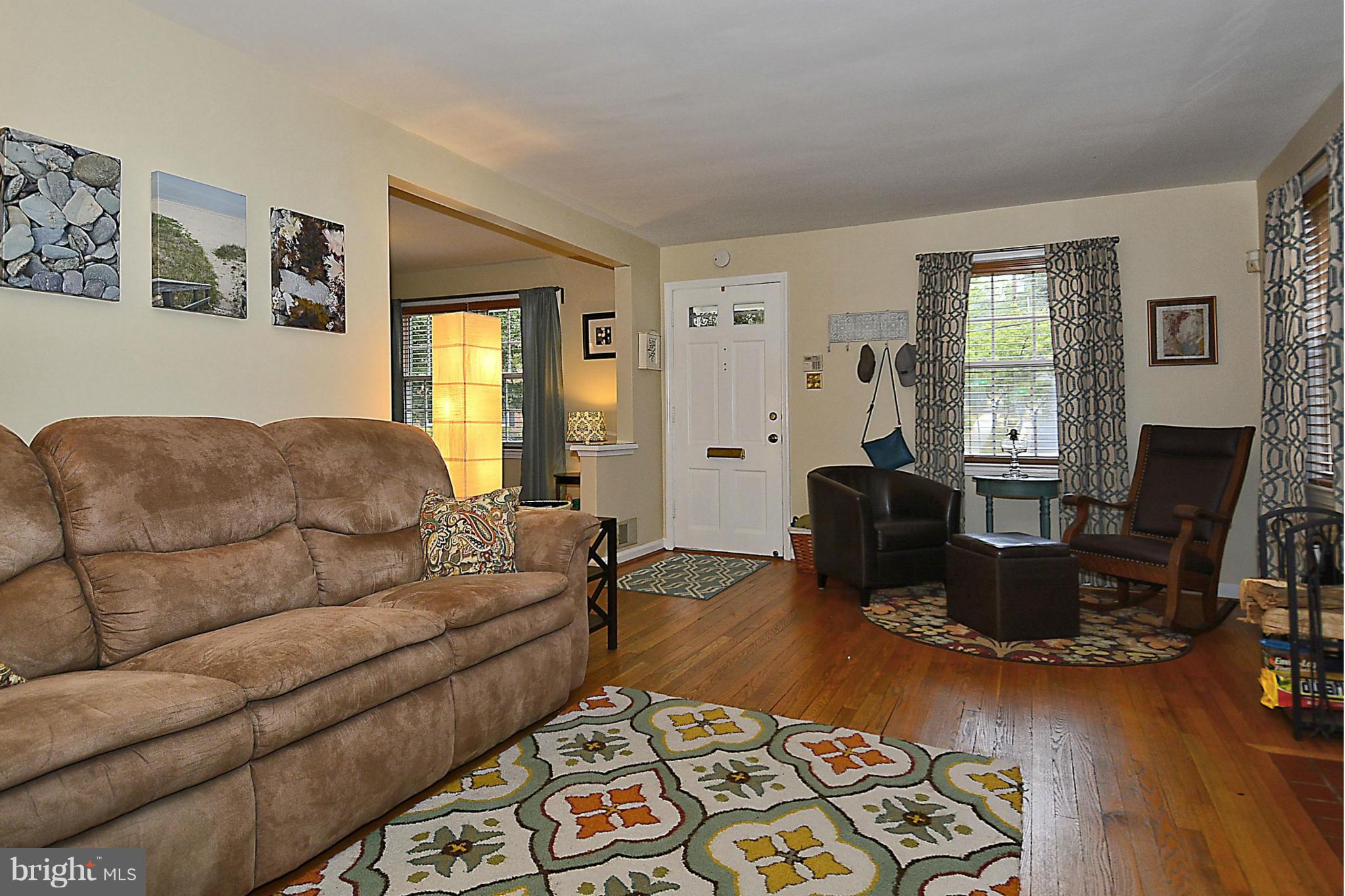 3028 Kingtree Street Silver Spring, MD 20902 - Photo 18 of 30 Living Room