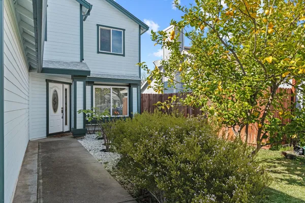 $474,900 | 8625 Valley Rim Way, Antelope, CA 95843