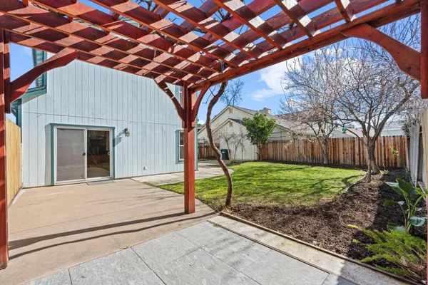 $474,900 | 8625 Valley Rim Way, Antelope, CA 95843