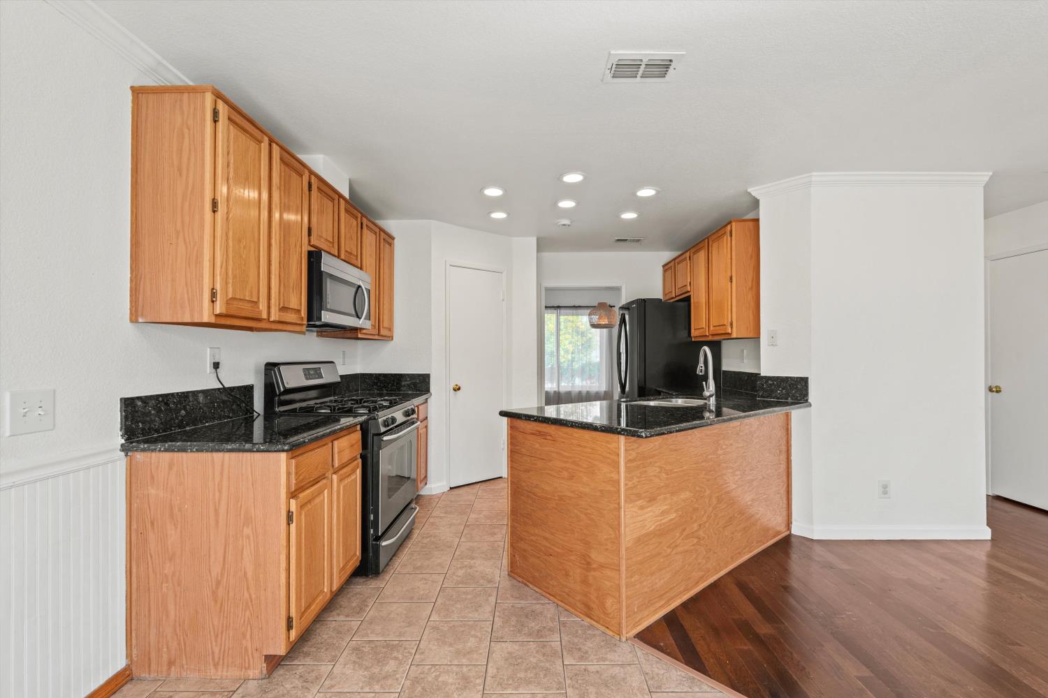 8625 Valley Rim Way Antelope, CA 95843 - Photo 10 of 42