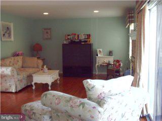 877 Slate Hill Road Yardley, PA 19067 - Photo 3 of 6 Gallery Image 3