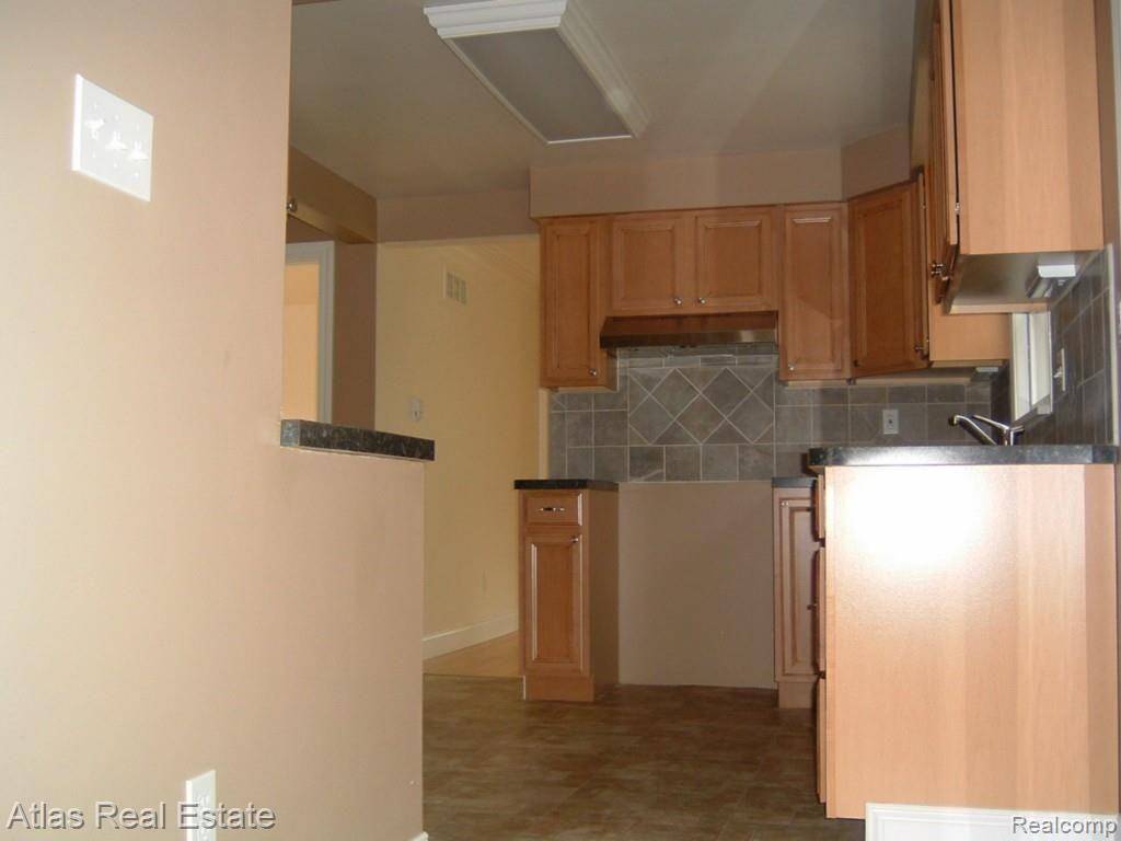 5848 Brigham Road Goodrich, MI 48438 - Photo 10 of 18 kitchen 3.jpg