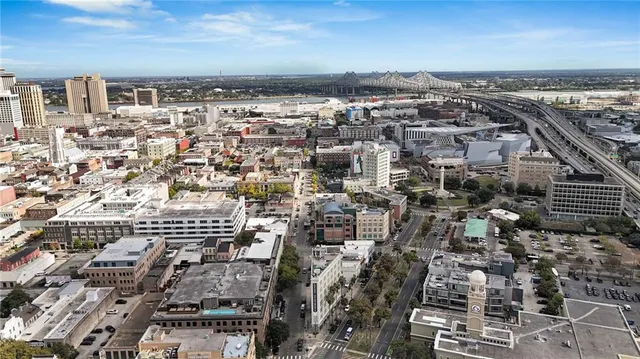 $2,195 | 833 Howard Avenue, Unit 202, New Orleans, LA 70113