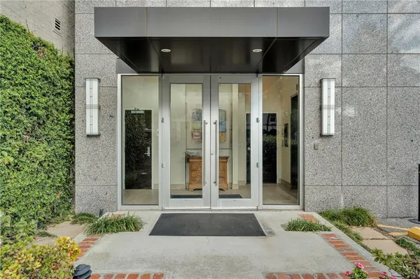 $1,995 | 833 Howard Avenue, Unit 202, New Orleans, LA 70113
