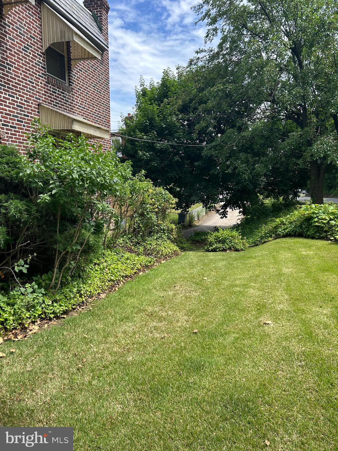 2 Winthrop Road Darby, PA 19023 - Photo 2 of 11 Side yard