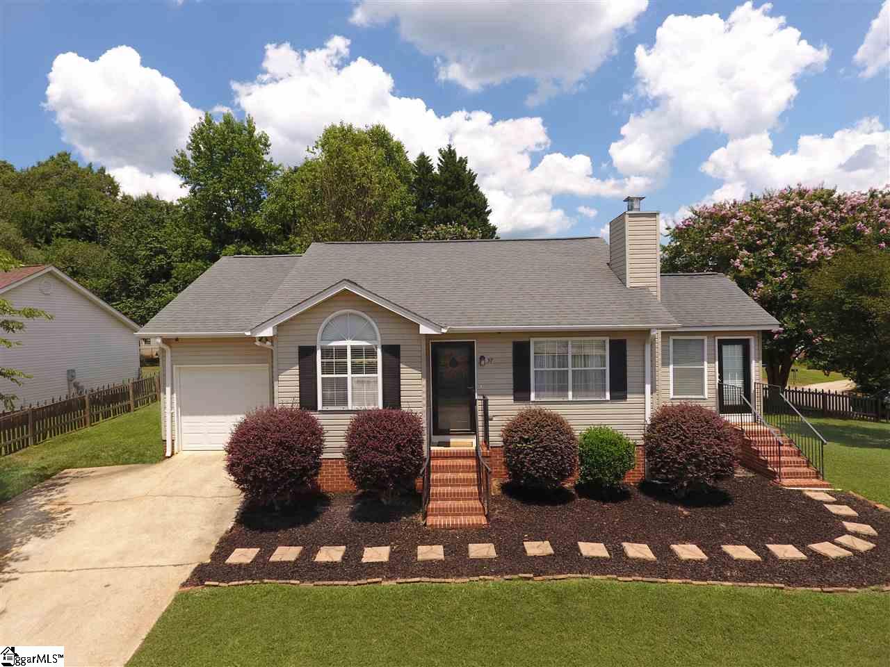 37 Ridgeover Drive Greenville, SC 29617 - Photo 2 of 30 Gallery Image 2
