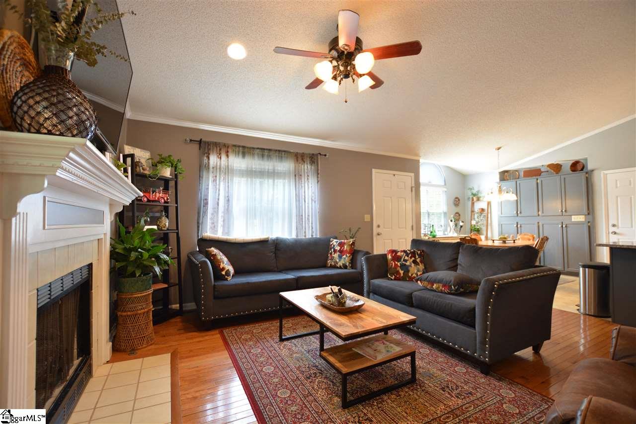 37 Ridgeover Drive Greenville, SC 29617 - Photo 11 of 30 Gallery Image 11