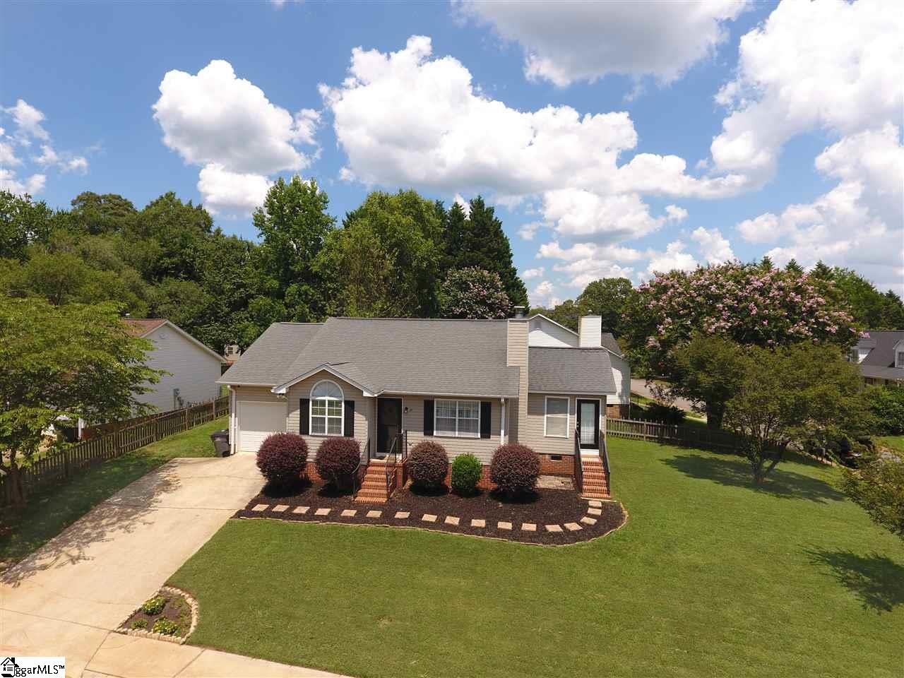 37 Ridgeover Drive Greenville, SC 29617 - Photo 3 of 30 Gallery Image 3