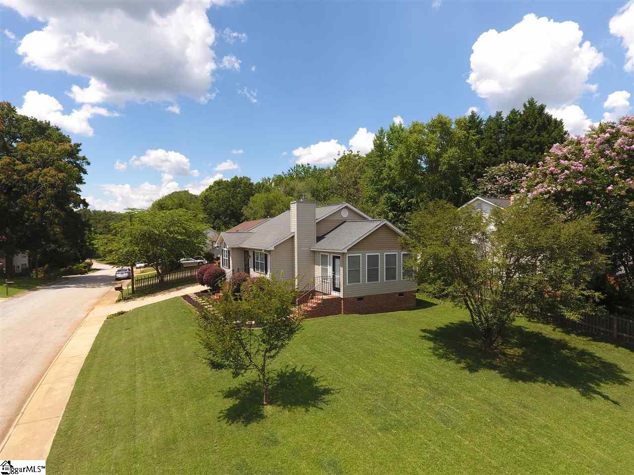 37 Ridgeover Drive Greenville, SC 29617 - Photo 6 of 30 Gallery Image 6
