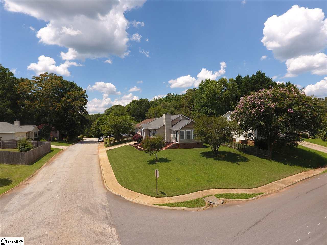 37 Ridgeover Drive Greenville, SC 29617 - Photo 9 of 30 Gallery Image 9