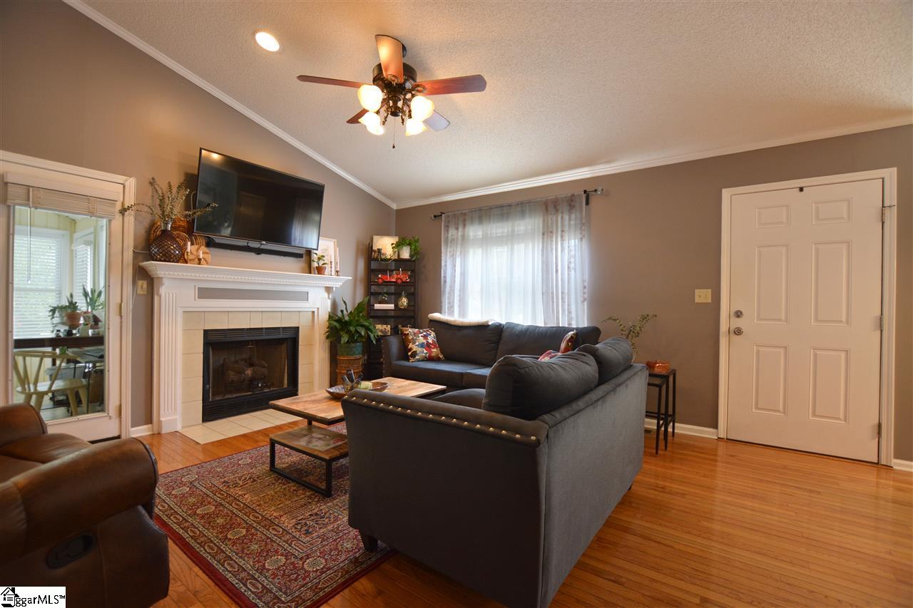 37 Ridgeover Drive Greenville, SC 29617 - Photo 10 of 30 Gallery Image 10