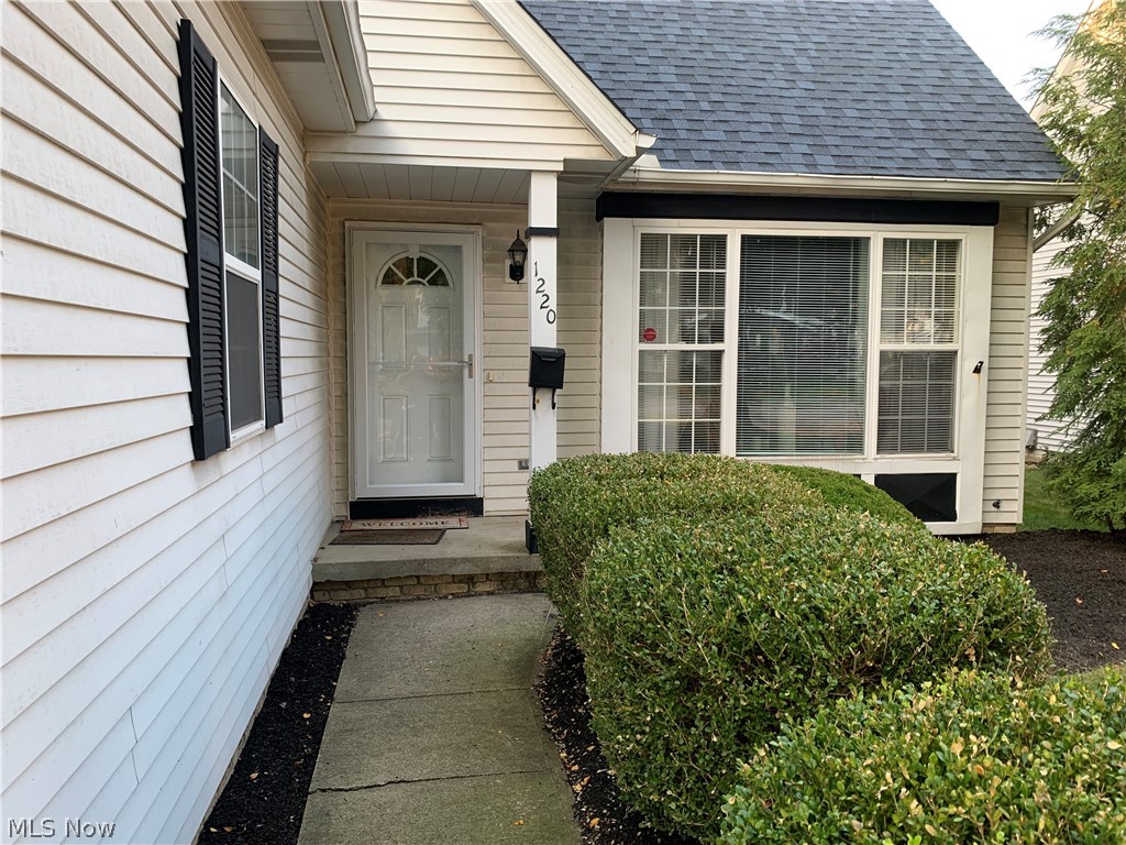 1220 Spring Road Cleveland, OH 44109 - Photo 3 of 26