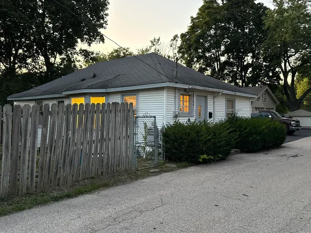 $649,800 | 21990 West 6th Street, Lake Villa, IL 60046