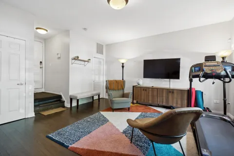 $850,000 | 1816 South Calumet Avenue, Chicago, IL 60616