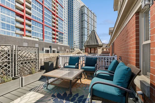 $850,000 | 1816 South Calumet Avenue, Chicago, IL 60616