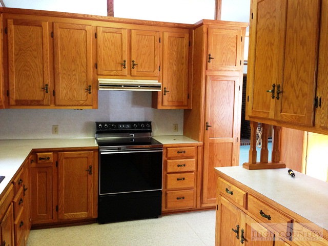 366 Stone Ridge Jefferson, NC 28640 - Photo 4 of 24 Gallery Image 4
