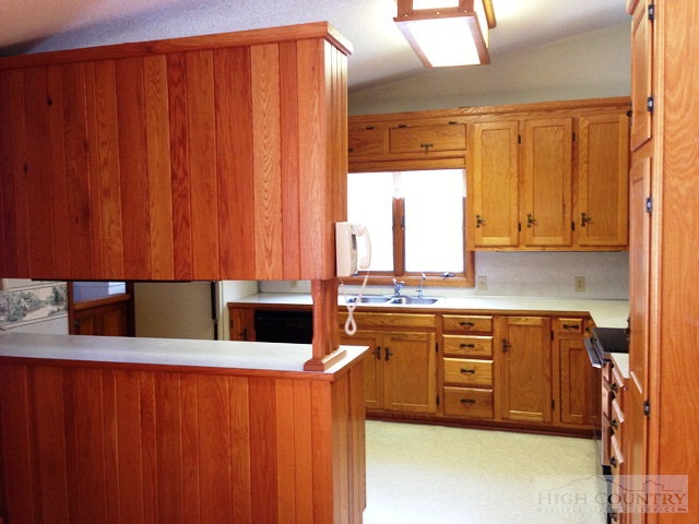 366 Stone Ridge Jefferson, NC 28640 - Photo 7 of 24 Gallery Image 7