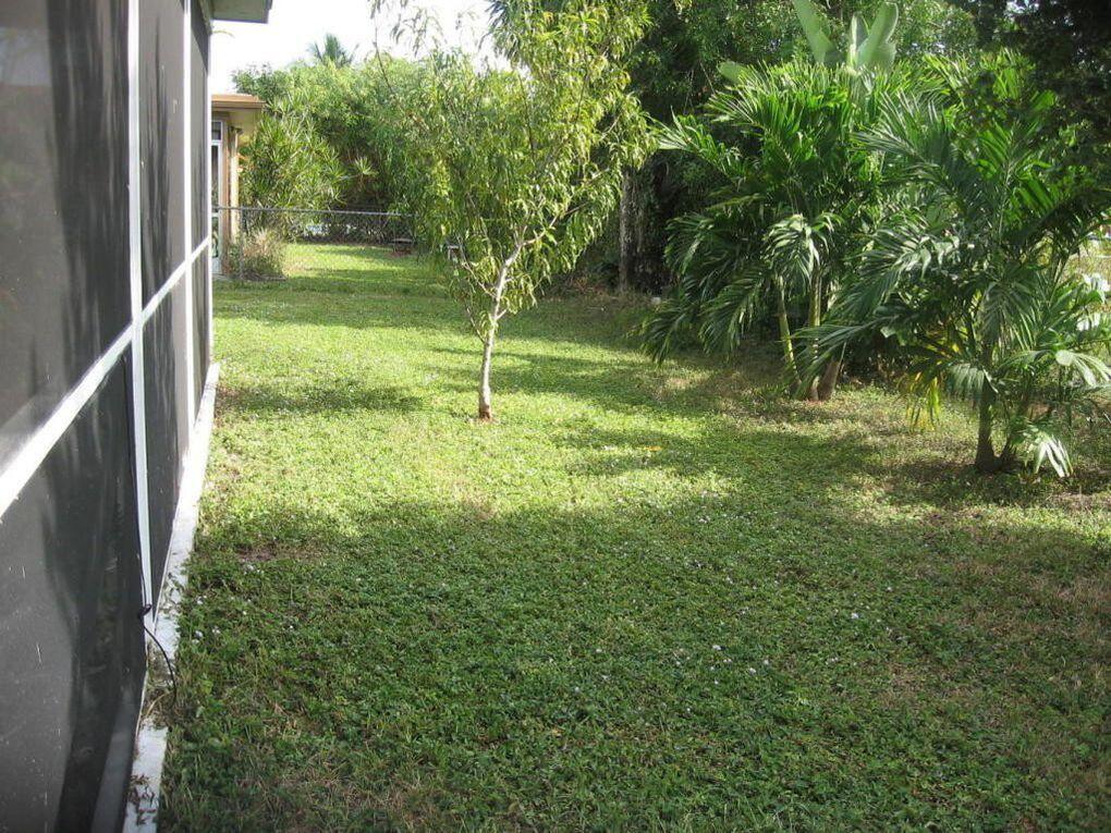 9034 Southwest 7th Street Boca Raton, FL 33433 - Photo 14 of 20 9034 yard 1