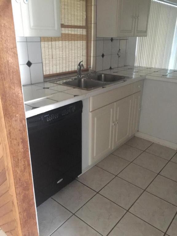 9034 Southwest 7th Street Boca Raton, FL 33433 - Photo 17 of 20 9034 kitchen