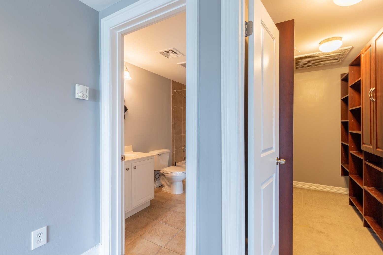 655 Riverside Drive, Unit 406B Memphis, TN 38103 - Photo 12 of 24