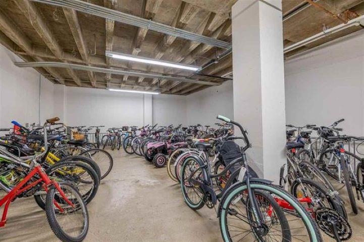 655 Riverside Drive, Unit 406B Memphis, TN 38103 - Photo 21 of 24 a group of bicycles are parked