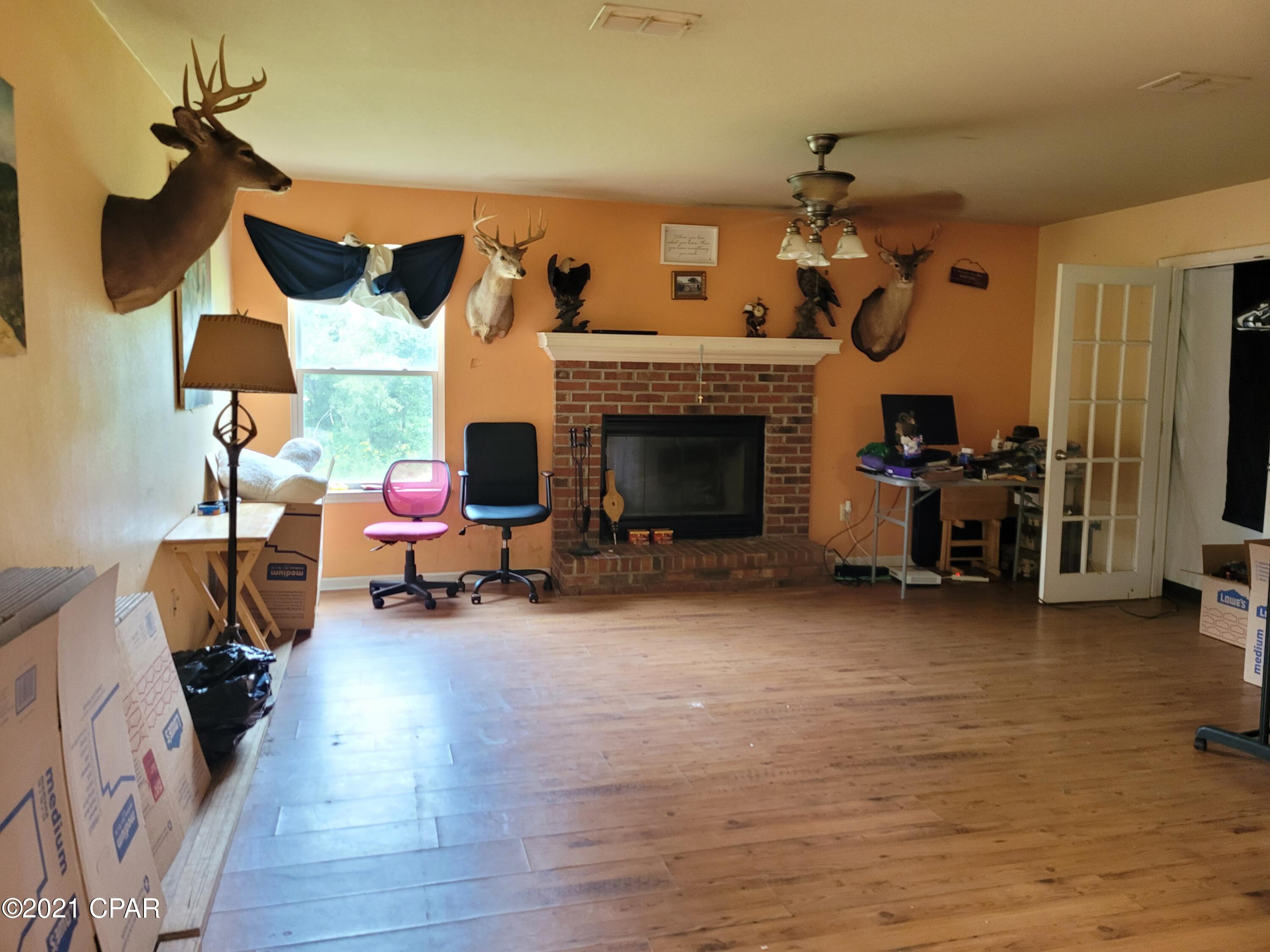7929 Shady Grove Road Grand Ridge, FL 32442 - Photo 9 of 25 Gallery Image 9