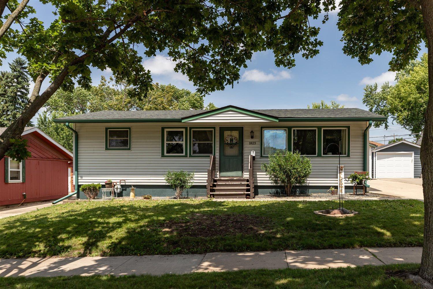 1823 18 1/2 Street Northwest Rochester, MN 55901 - Photo 2 of 36
