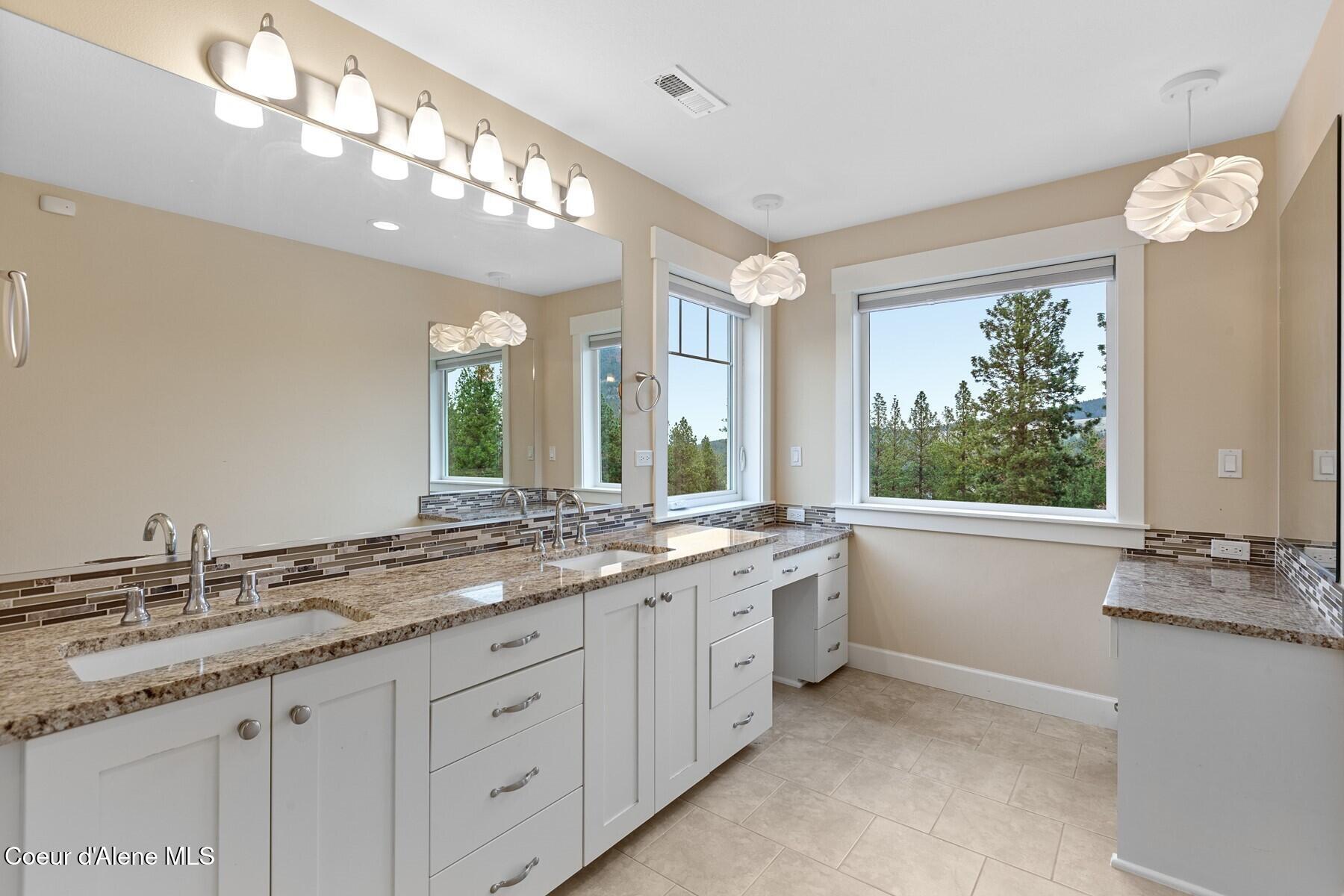 710 South Idaho Road Liberty Lake, WA 99019 - Photo 21 of 52 Hall Bathroom