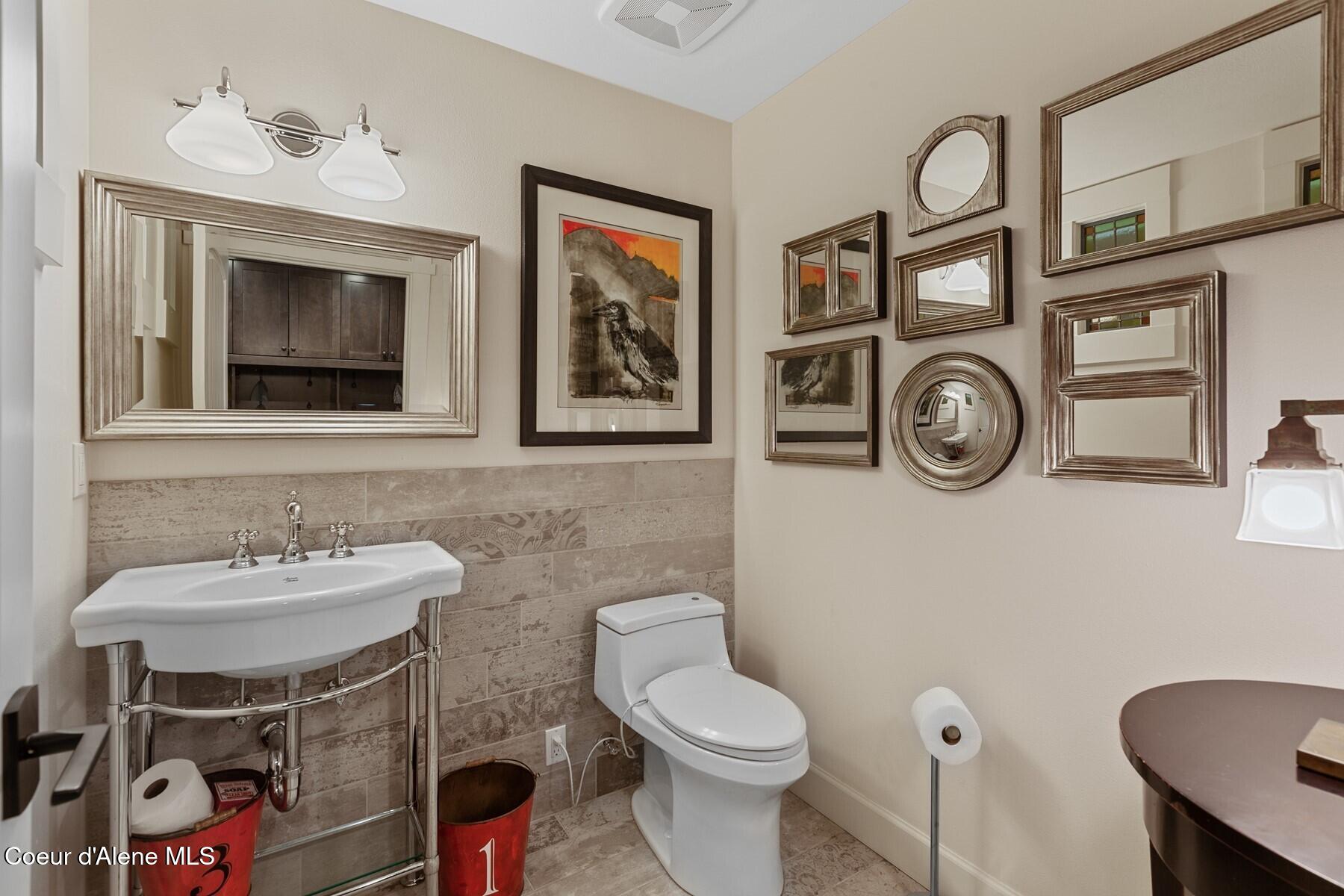 710 South Idaho Road Liberty Lake, WA 99019 - Photo 38 of 52 Powder Room