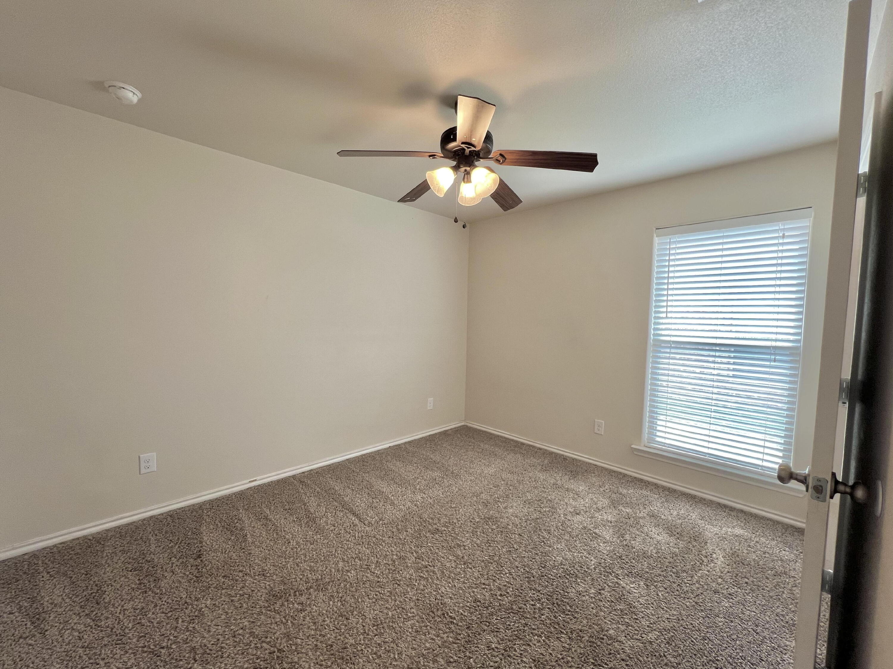 7415 103rd Street Lubbock, TX 79424 - Photo 5 of 19 7B026CF3-DDAD-4540-BFCC-C6B82E7458EA_1_2
