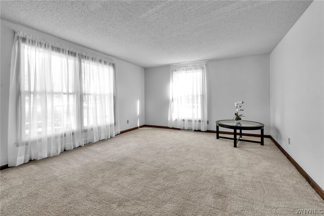 6912 Creekview Drive Pendleton, NY 14094 - Photo 11 of 30