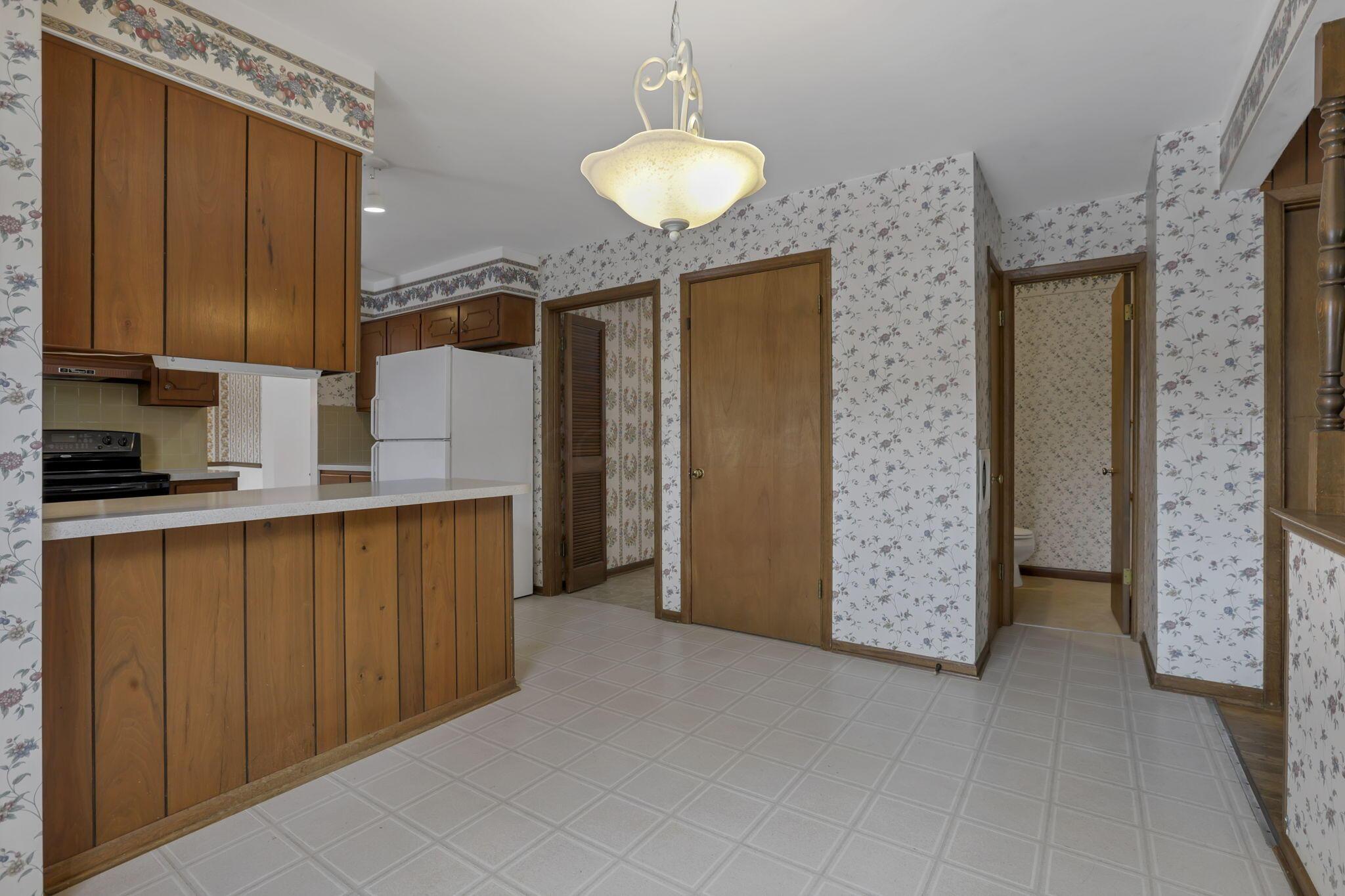 1852 Balsamridge Road Columbus, OH 43229 - Photo 20 of 50 30-web-or-mls-IMG_9251