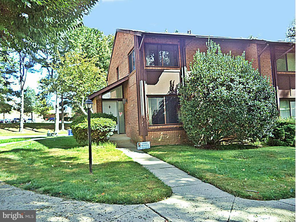 9428 Kilimanjaro Road Columbia, MD 21045 - Photo 5 of 30 ALL BRICK END BEAUTY Awaits your ReNEWING