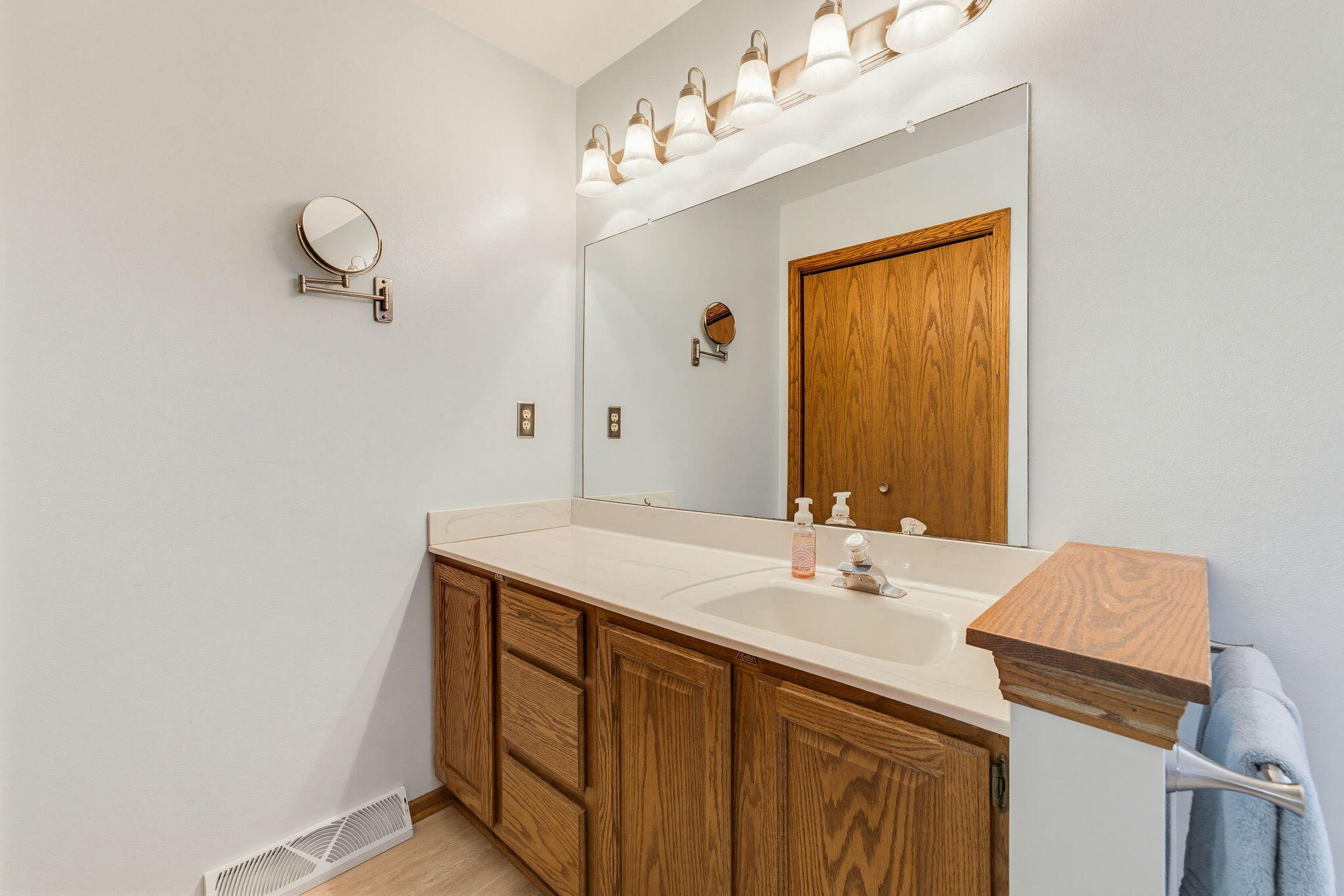 6912 North Tichigan Road Waterford, WI 53185 - Photo 28 of 52 Primary Bathroom