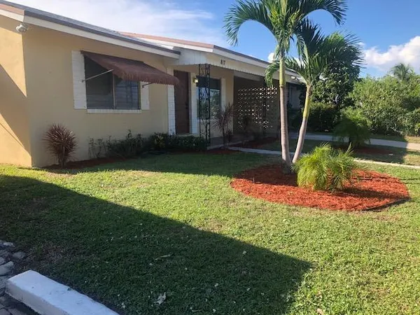 $3,200 | 817 South B Street, Lake Worth Beach, FL 33460