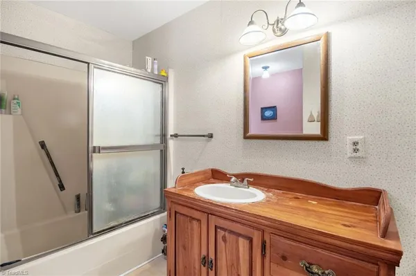 $499,000 | 3801 Oak Ridge Road, Summerfield, NC 27358