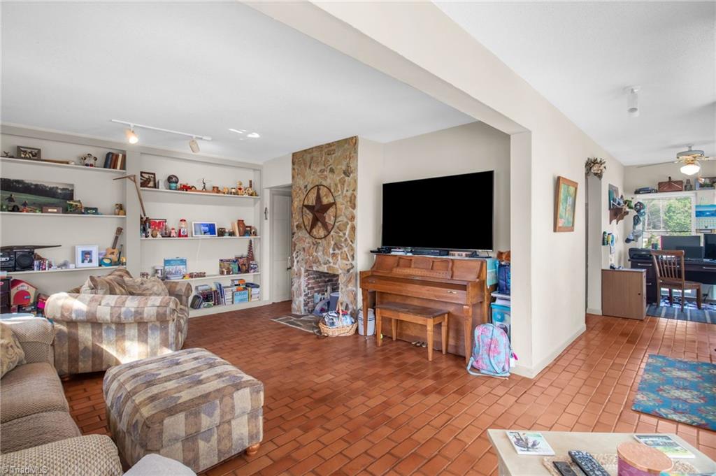 3801 Oak Ridge Road Summerfield, NC 27358 - Photo 7 of 37