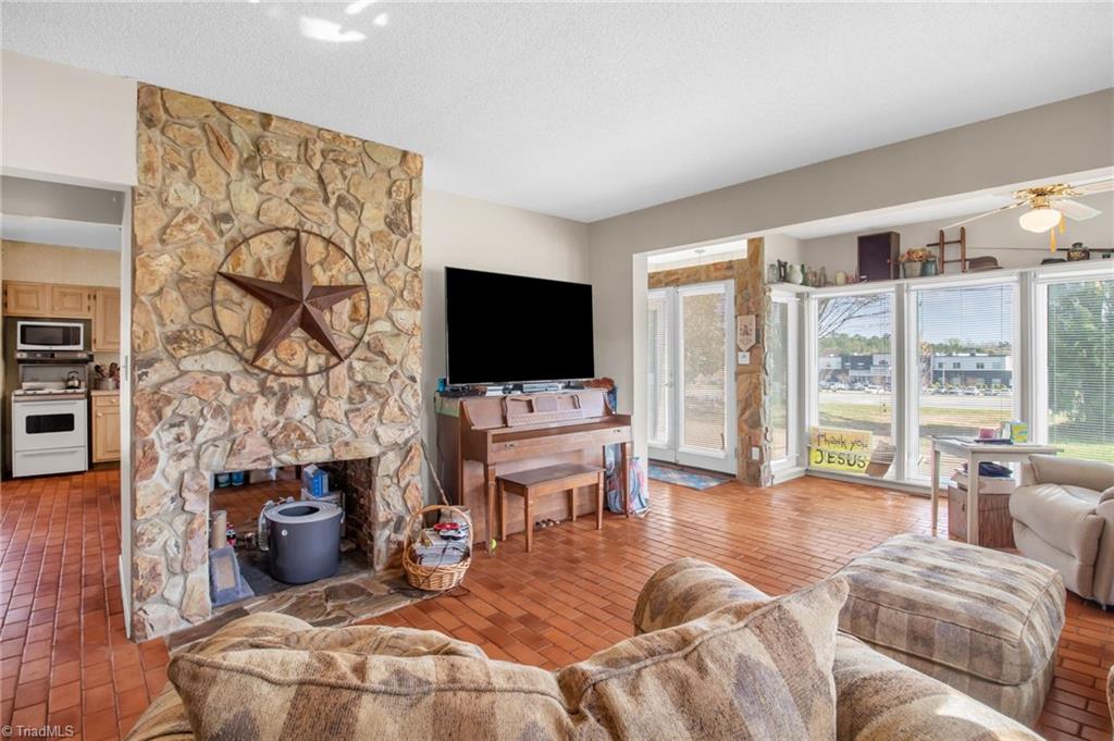 3801 Oak Ridge Road Summerfield, NC 27358 - Photo 8 of 37