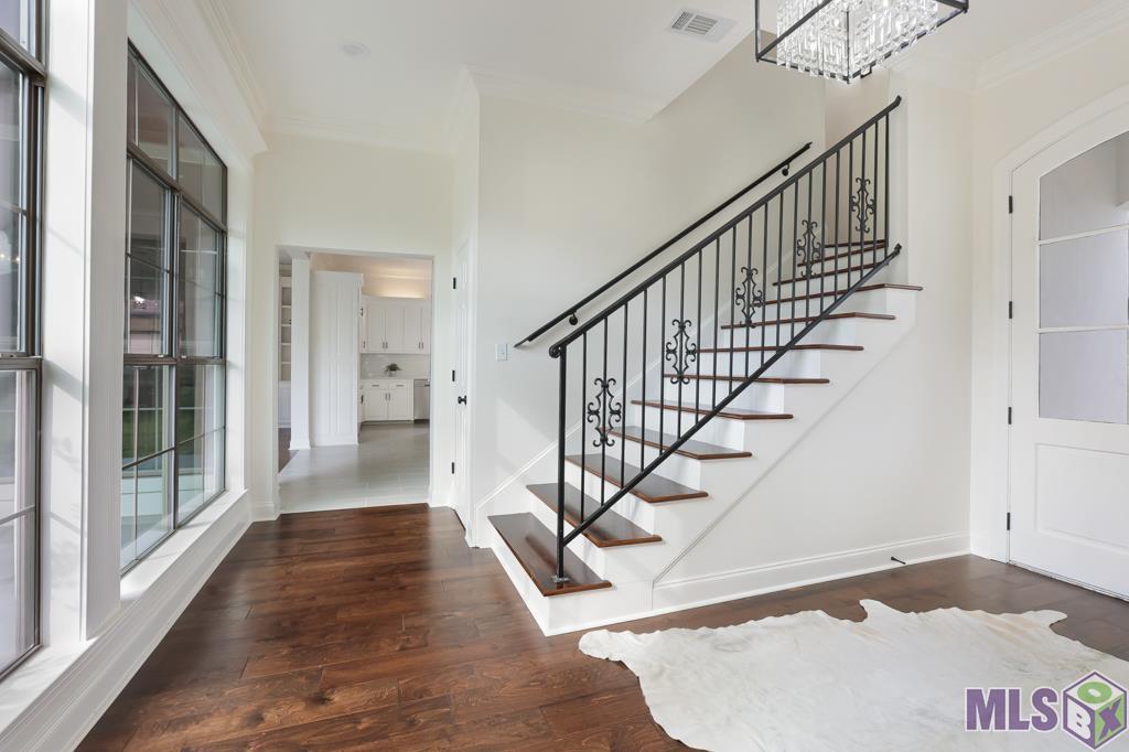 8925 Foxgate Drive Baton Rouge, LA 70809 - Photo 5 of 42 Gallery Image 5