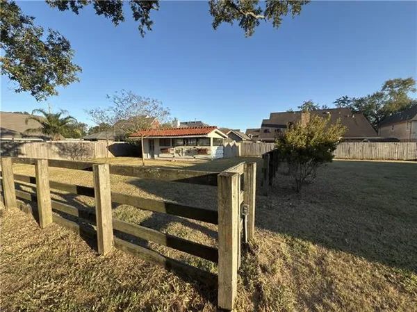 $1,950,000 | 137 Midway Drive, River Ridge, LA 70123