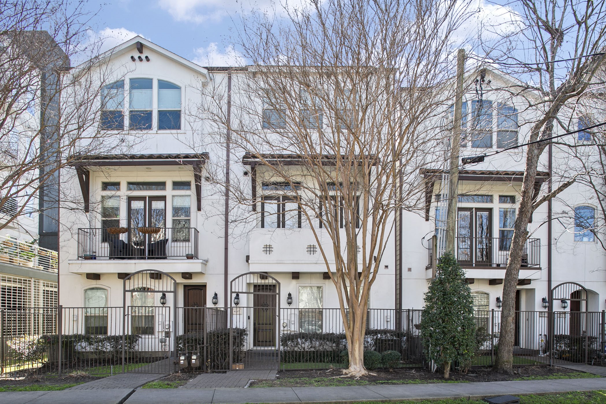 Welcome to 4205 Feagan Street! With a gorgeous home, proximity to Memorial Park and walkability to great Houston spots, this will become your favorite place to live!