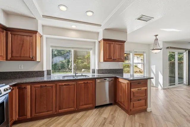 $949,000 | 1351 Graham Place, Escondido, CA 92026